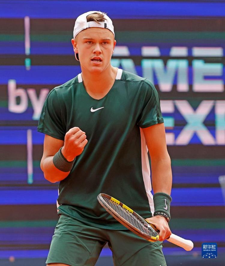 也使他个人 也使他个人